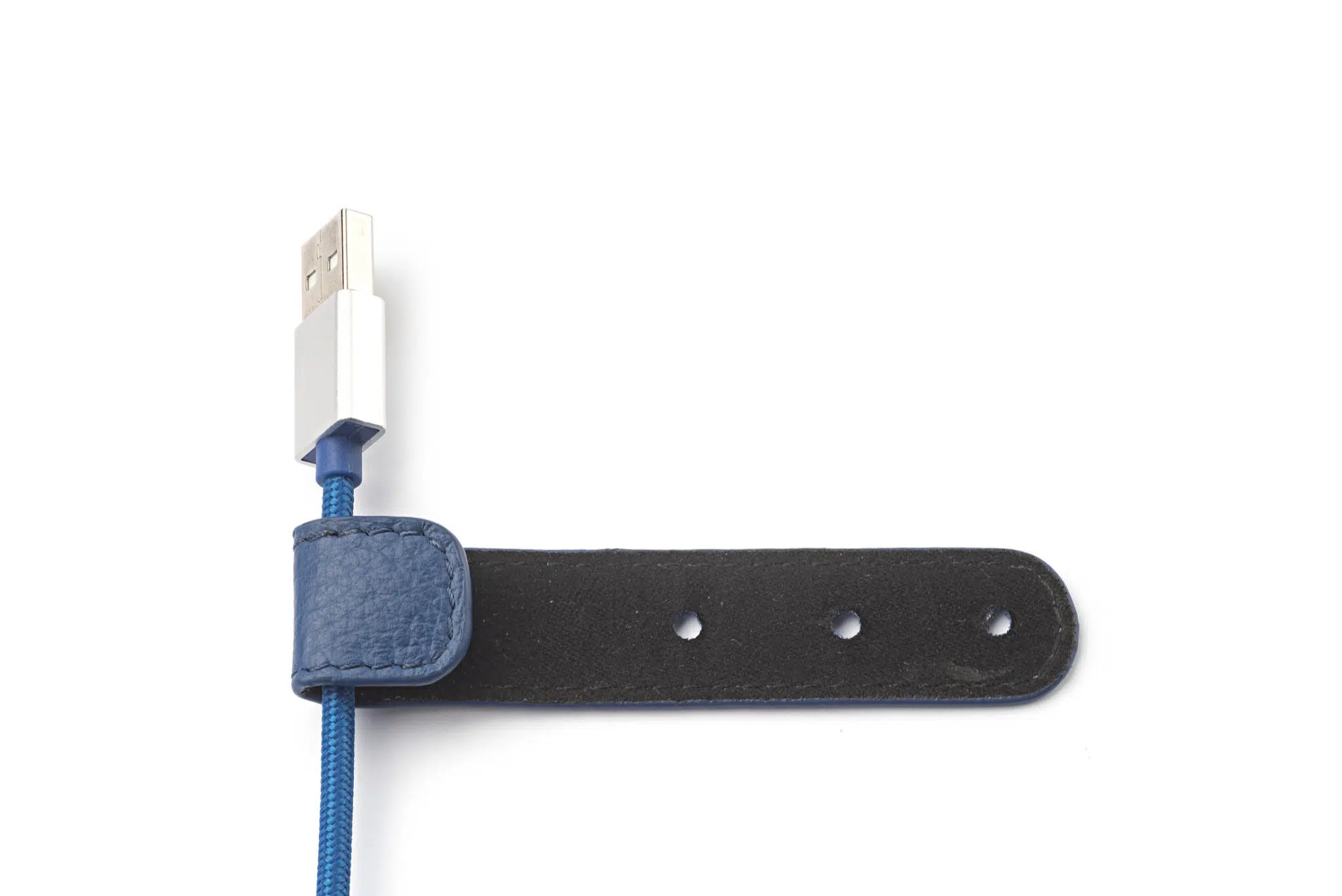 keineschwester-taschen-leder-KABEL_ORGANISIERER_royalblau_genarbt_silber_E